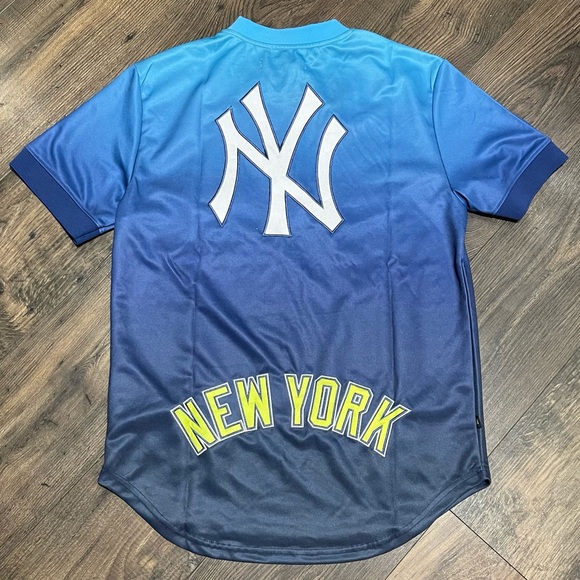 Pro Standard Limited Edition Yankees Jersey - Meduim - Picture 2 of 3
